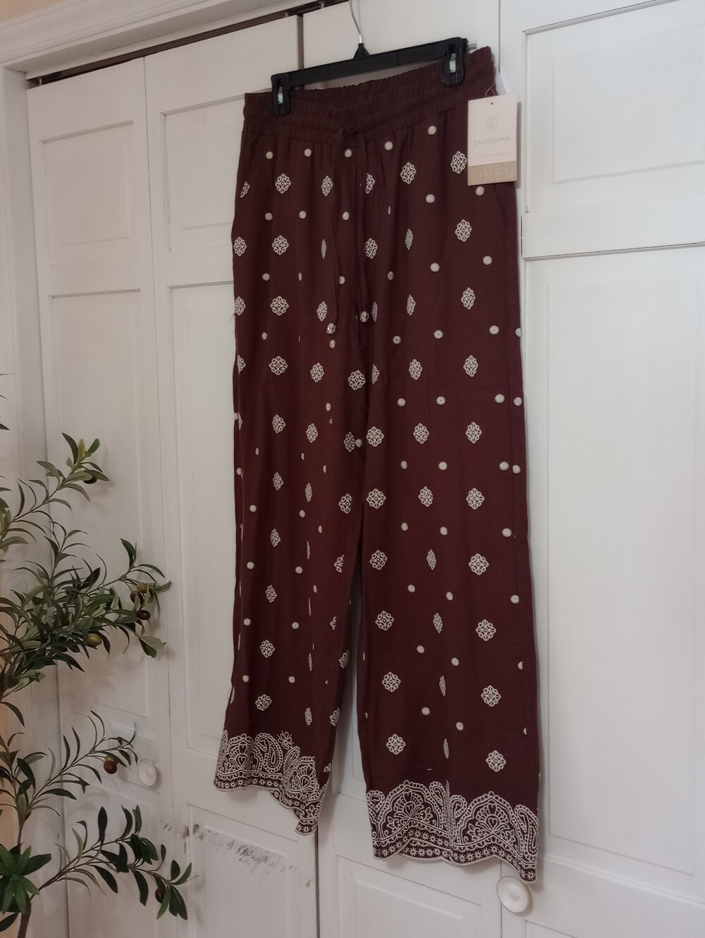 NWT Calligraphie women's embroidered linen blend pantsSize Medium